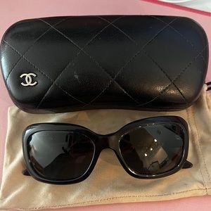 CHANEL Black CC Logo Sunglasses 5102